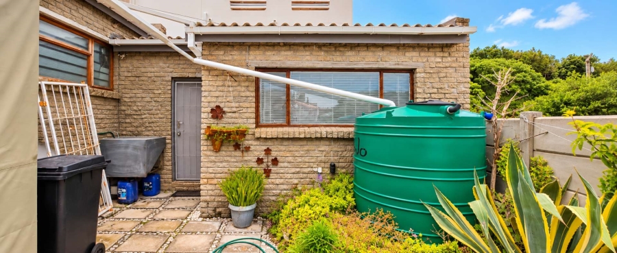 5 Bedroom Property for Sale in Kleinbaai Western Cape